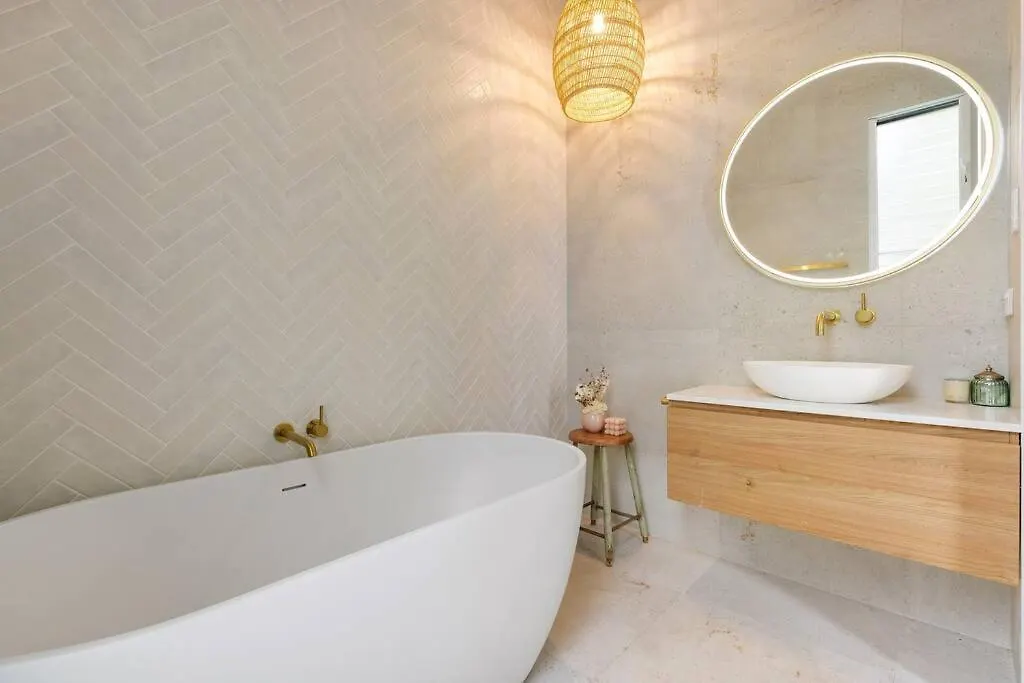 Holiday home Fuller Holidays - Daisy'S Beach House - Burns St Byron Town Byron Bay