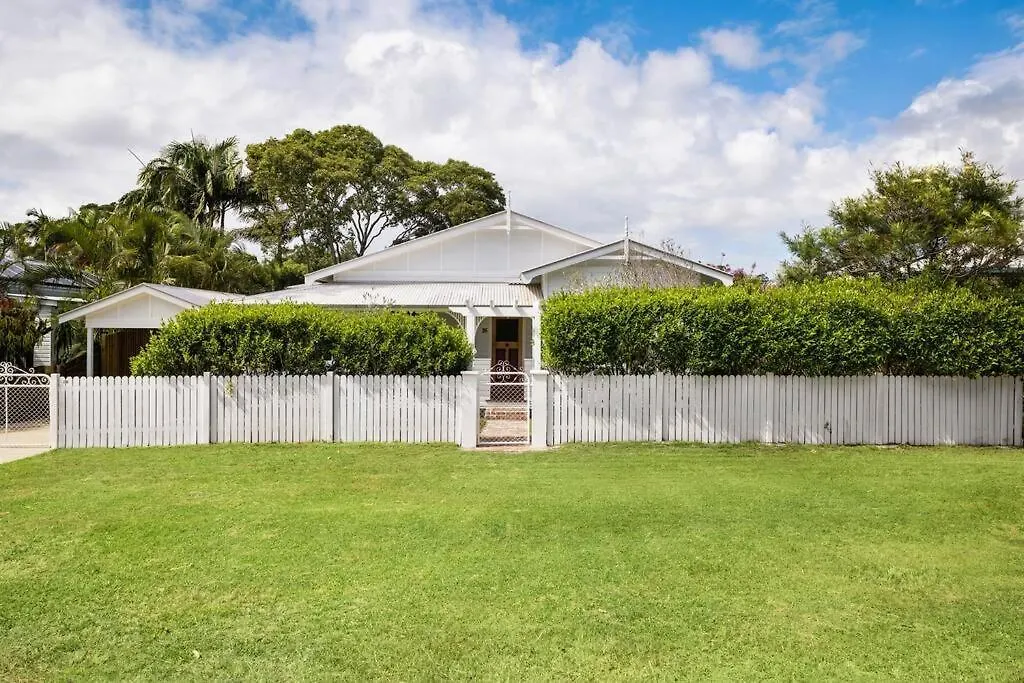 Fuller Holidays - Daisy'S Beach House - Burns St Byron Town Byron Bay Holiday home